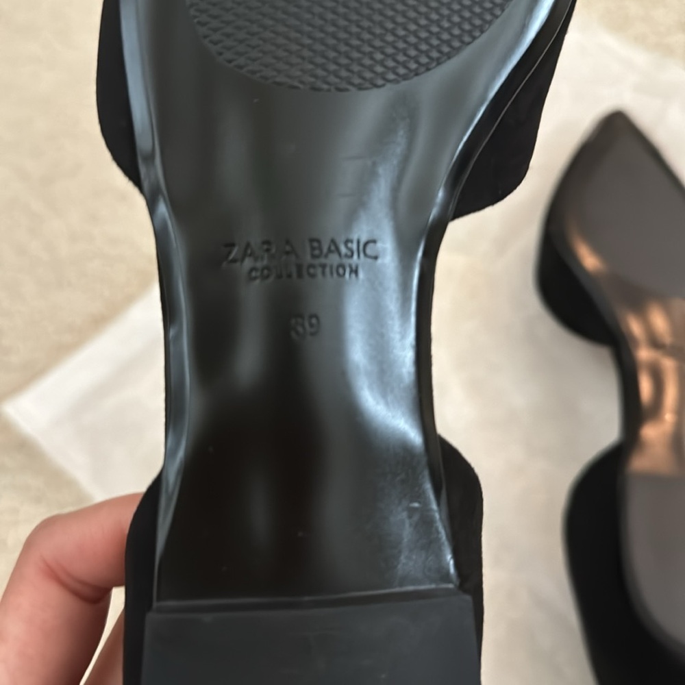 Zara black pointy toe flat. Sz39 - Picture 5 of 5